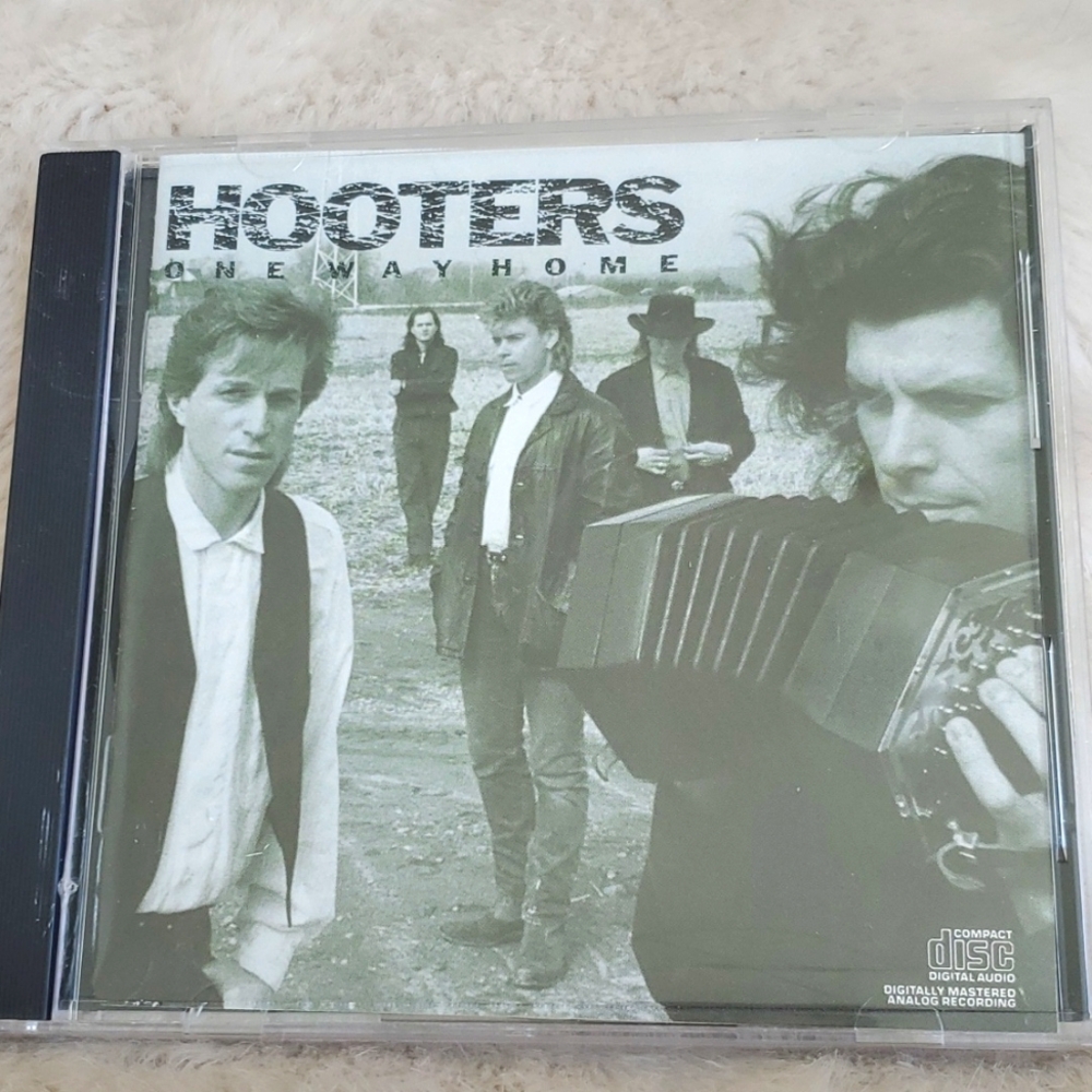 CD, Hooters, One Way Home